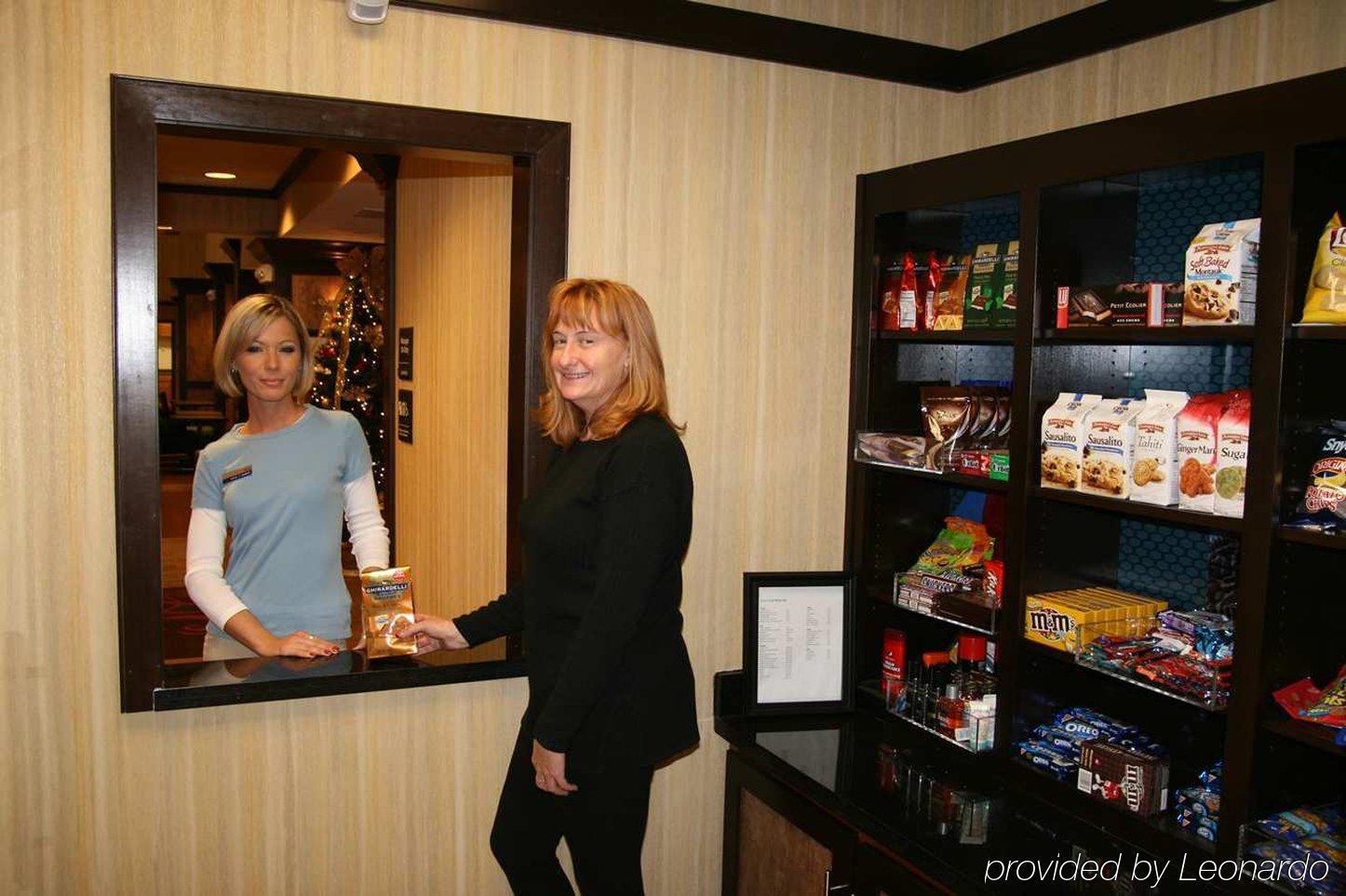 Hampton Inn & Suites New Castle, Pa Restaurant bilde